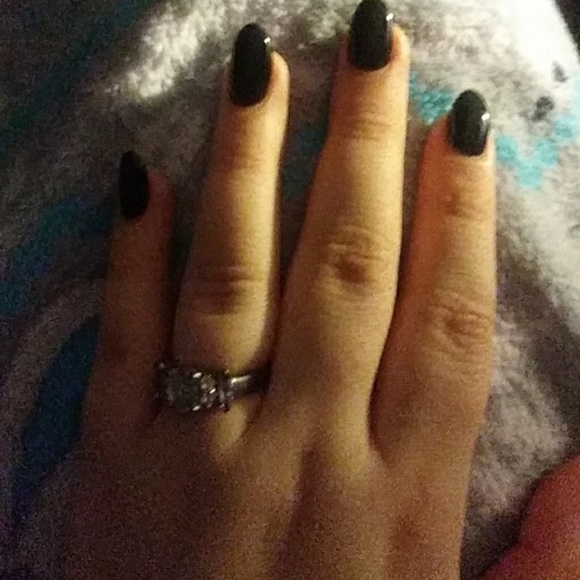 Purple ring 💍 - Picture 2 of 3